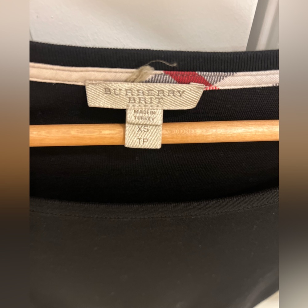 Burberry 3/4 sleeve top - Picture 3 of 3